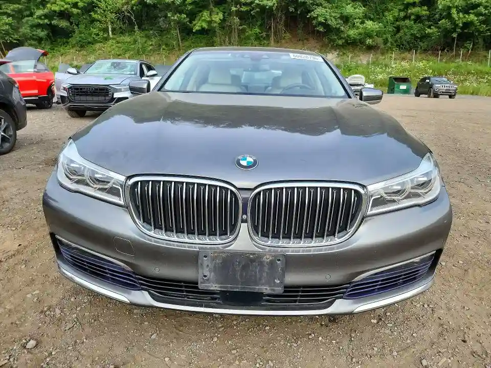 WBA7F2C56HG422399 2017 BMW 7 SERIES-4