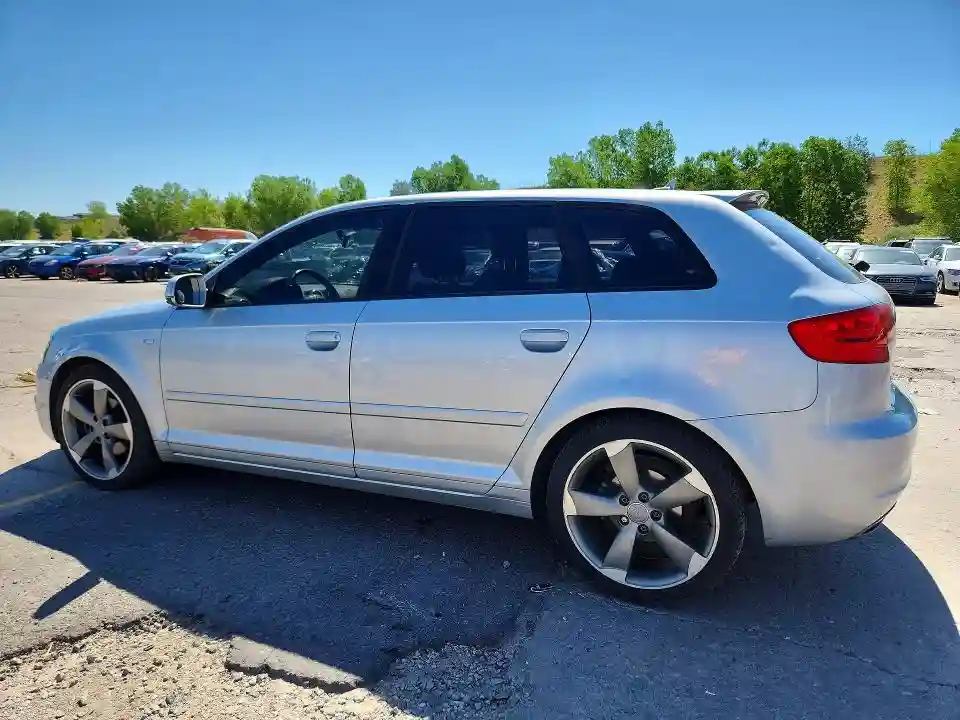 WAUKJAFM8BA007035 2011 AUDI A3-1