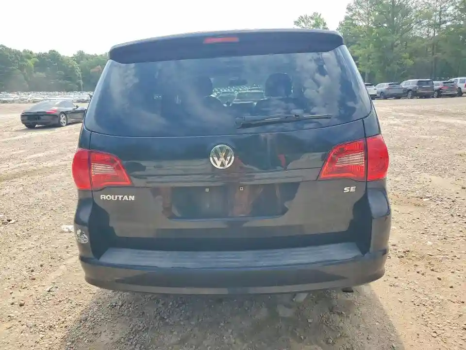 2V4RW3D1XAR280260 2010 VOLKSWAGEN ROUTAN-5
