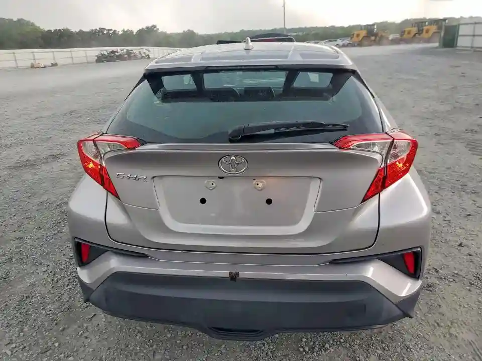NMTKHMBX7JR043931 2018 TOYOTA C-HR-5