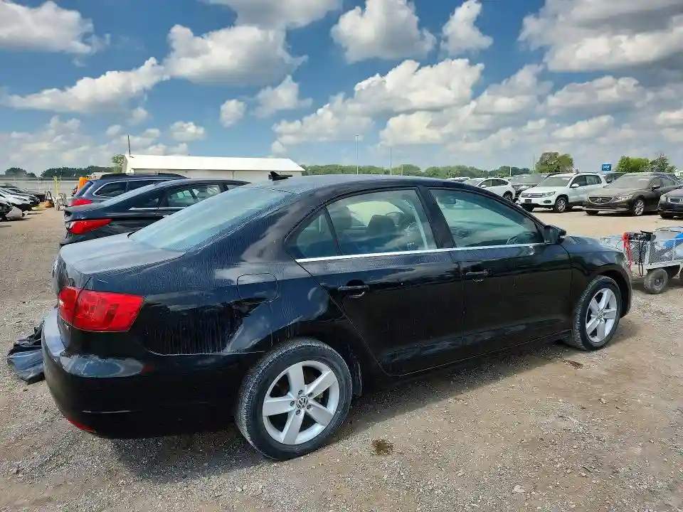 3VW3L7AJ0DM408857 2013 VOLKSWAGEN JETTA-2