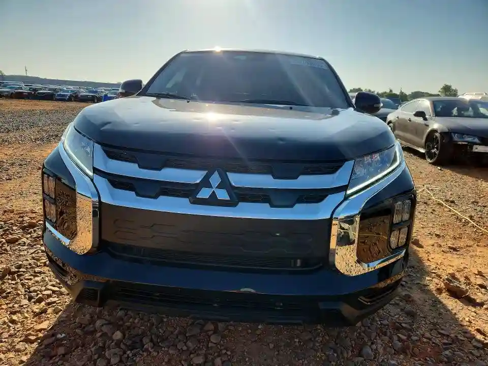 JA4ARUAU5PU017179 2023 MITSUBISHI OUTLANDER-4