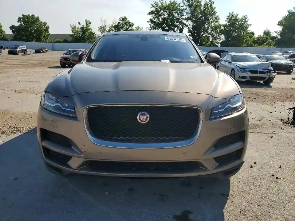 SADCK2BV1HA895844 2017 JAGUAR F-PACE-4
