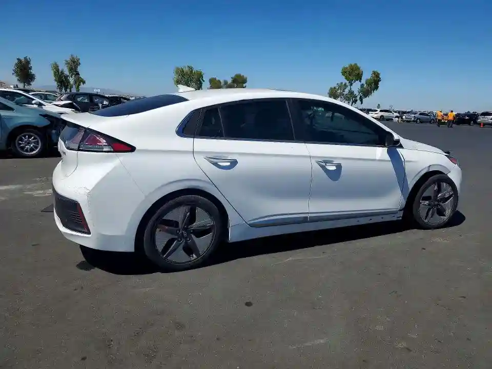 KMHC05LC3MU255283 2021 HYUNDAI IONIQ-2