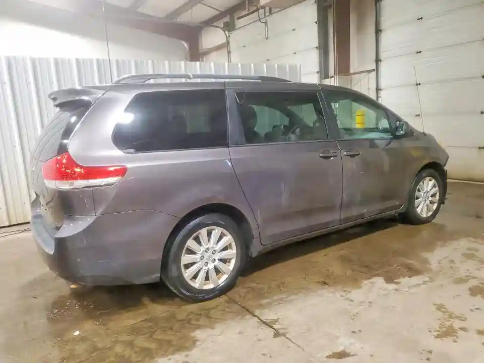 5TDJK3DC8DS069719 2013 TOYOTA SIENNA-2