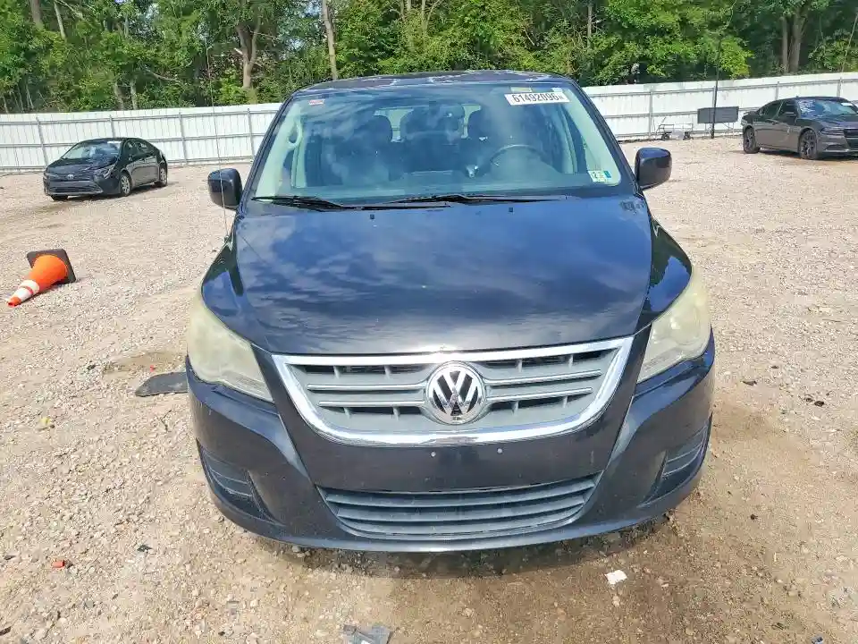 2V4RW3D1XAR280260 2010 VOLKSWAGEN ROUTAN-4