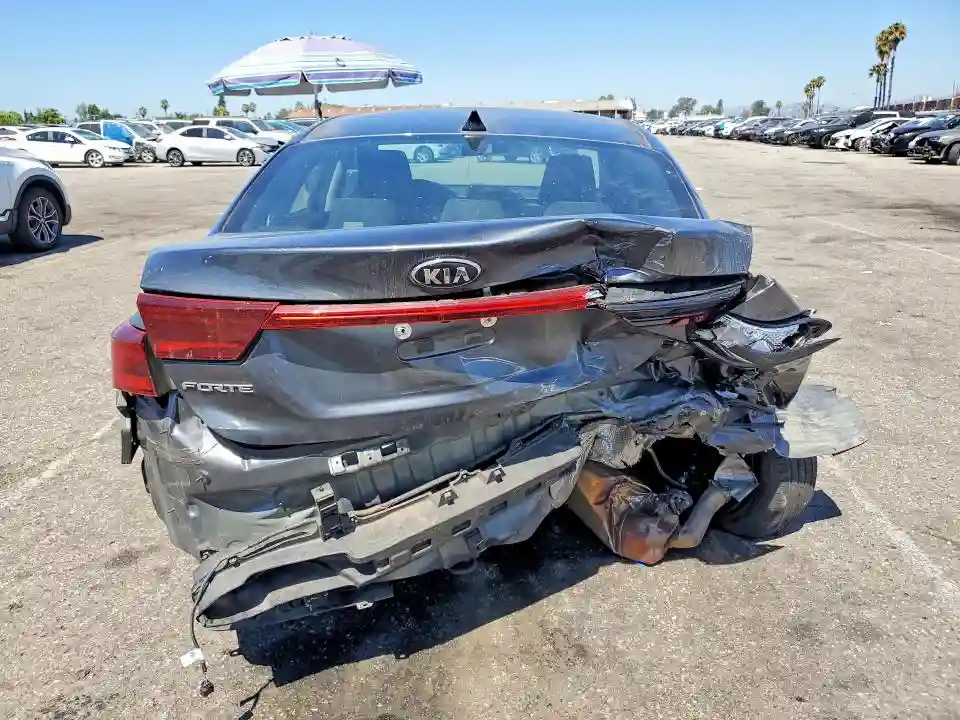 3KPF24AD3ME391459 2021 KIA FORTE LXS-5