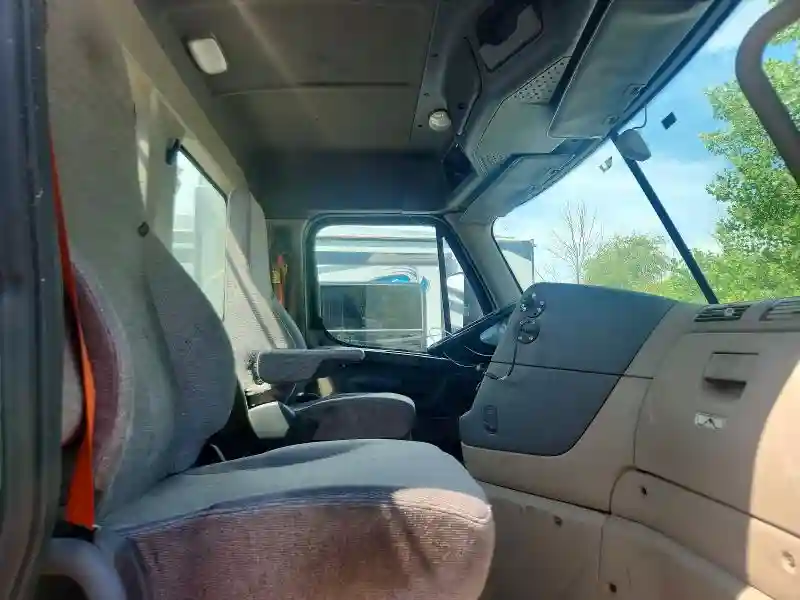 3AKBGADV7JSJL4565 2018 FREIGHTLINER ALL OTHER-4