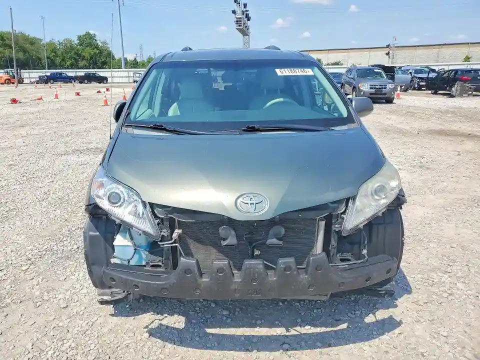 5TDYK3DC2DS377998 2013 TOYOTA SIENNA-4