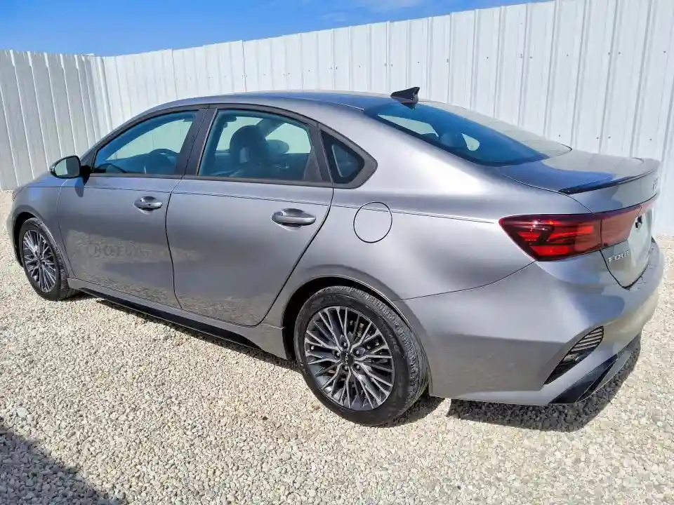 3KPF54AD2PE655914 2023 KIA FORTE-1