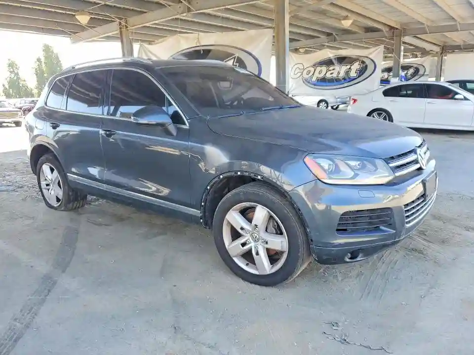 WVGEK9BP9CD007231 2012 VOLKSWAGEN TOUAREG-3