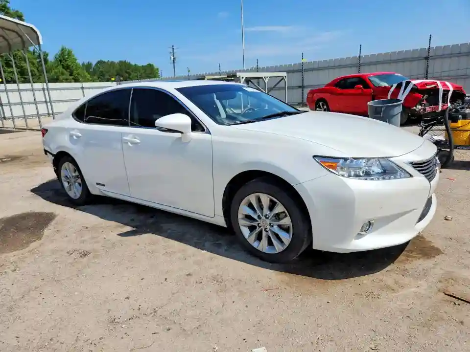 JTHBW1GGXF2089099 2015 LEXUS ES-3