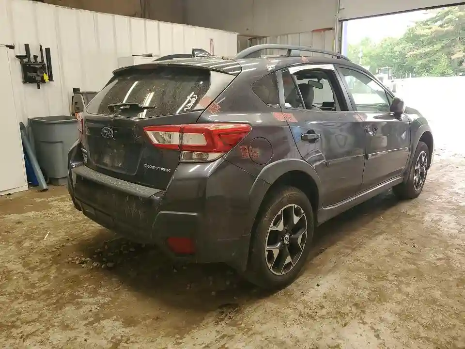JF2GTADC0JH247622 2018 SUBARU CROSSTREK-2
