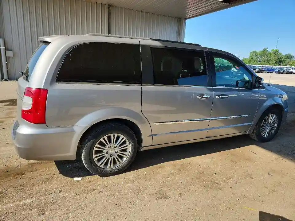 2C4RC1CG9FR742067 2015 CHRYSLER TOWN & C-2