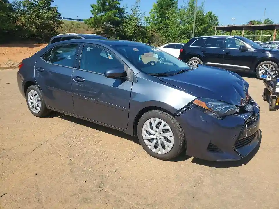 5YFBURHE4JP776091 2018 TOYOTA COROLLA-3
