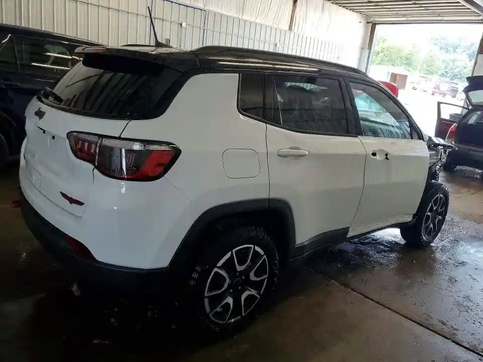 3C4NJDDN4ST532681 2025 JEEP COMPASS-2