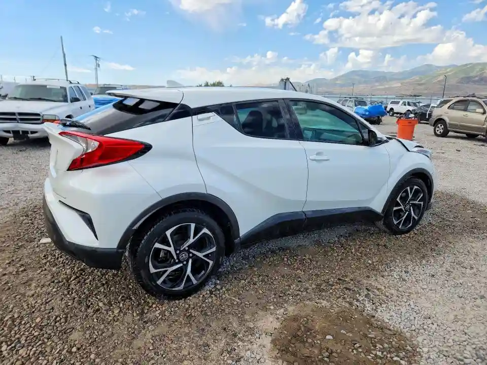 NMTKHMBX4JR027671 2018 TOYOTA C-HR-2
