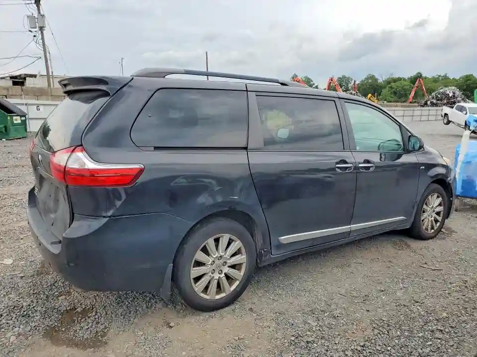 5TDDZ3DC7HS174282 2017 TOYOTA SIENNA-2