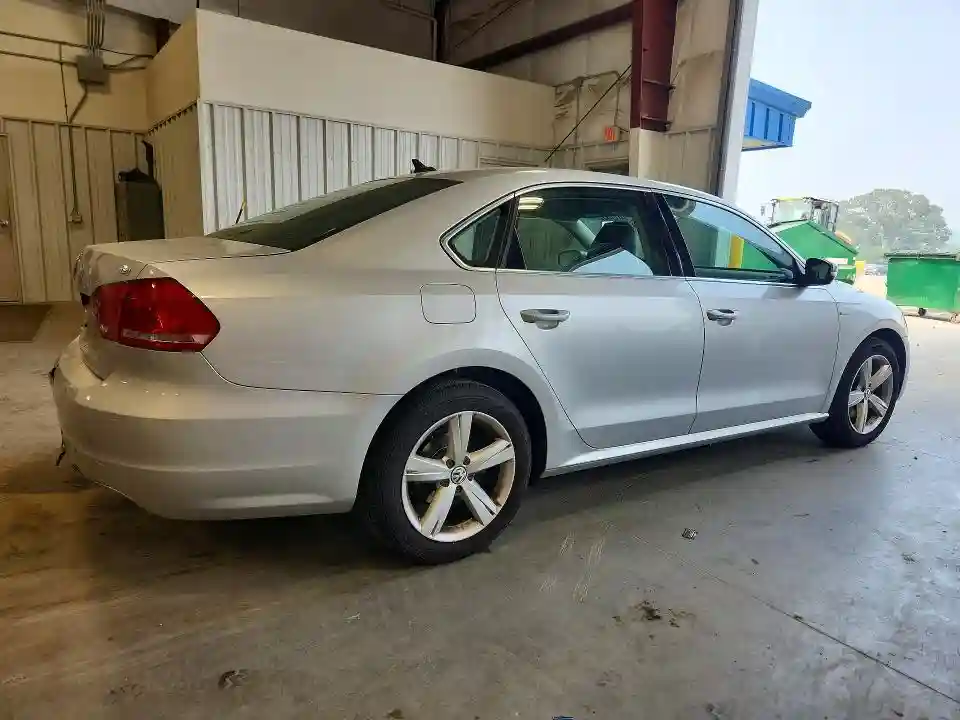 1VWAS7A32FC123030 2015 VOLKSWAGEN PASSAT-2