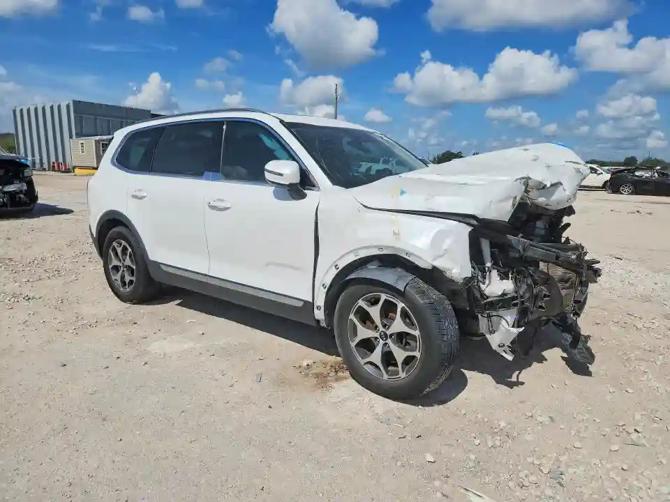 5XYP34HC2LG018252 2020 KIA TELLURIDE-3