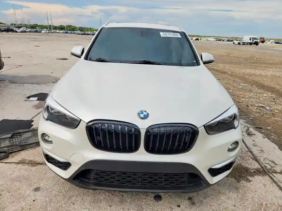 WBXHT3C34GP881095 2016 BMW X1-4