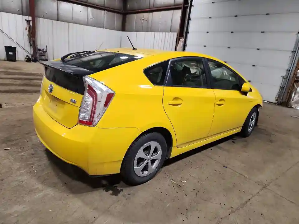 JTDKN3DU8F1874852 2015 TOYOTA PRIUS-2
