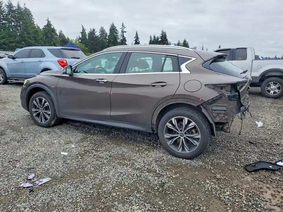 SJKCH5CR2HA017205 2017 INFINITI QX30 PREMI-1