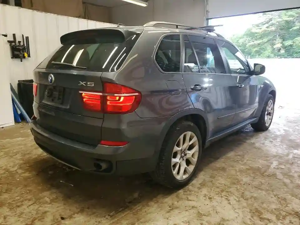 5UXZV4C54BL412378 2011 BMW X5-2