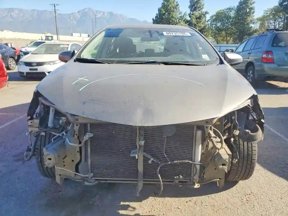 5YFBURHE6JP832029 2018 TOYOTA COROLLA-4