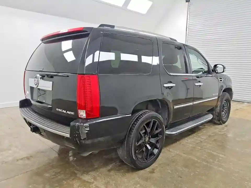 1GYS4BEF0BR115714 2011 CADILLAC ESCALADE-2