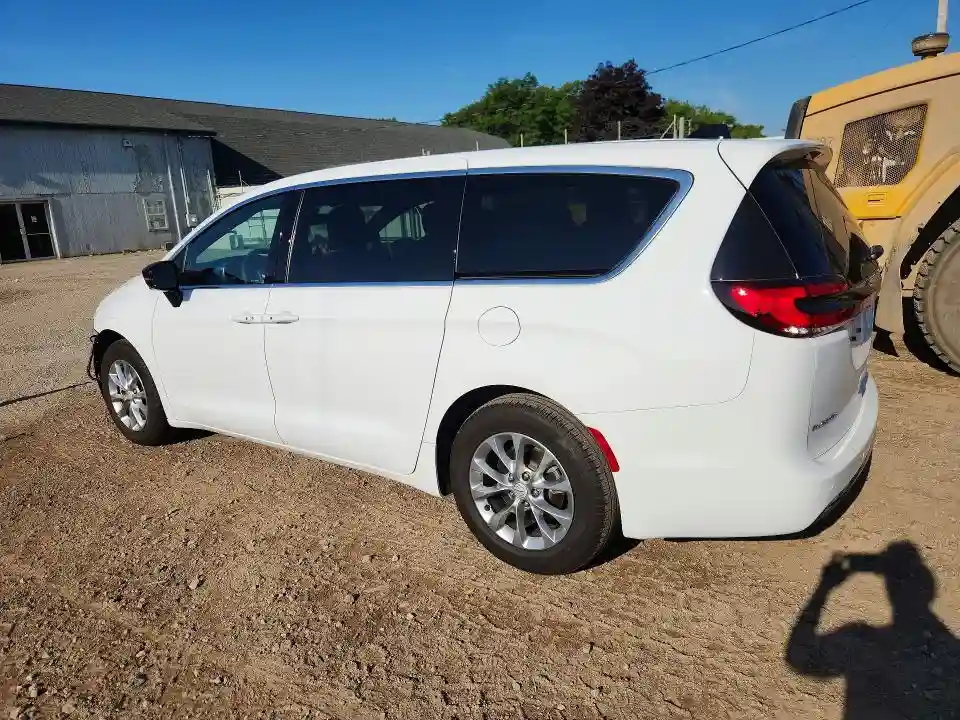 2C4RC1GG5TR207047 2026 CHRYSLER PACIFICA-1