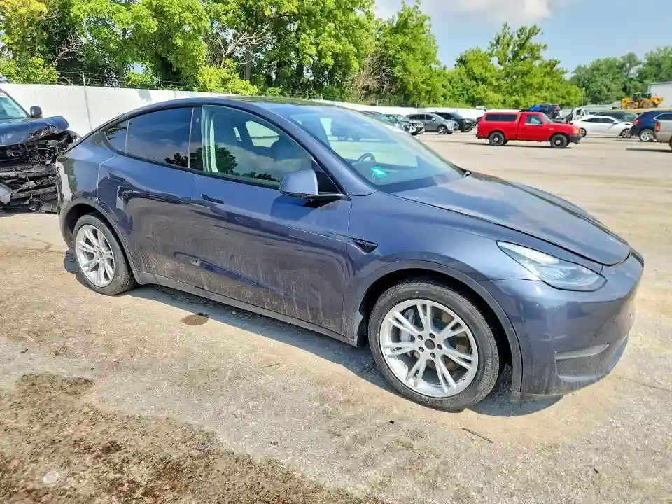 7SAYGDEF5PA049323 2023 TESLA MODEL Y-3