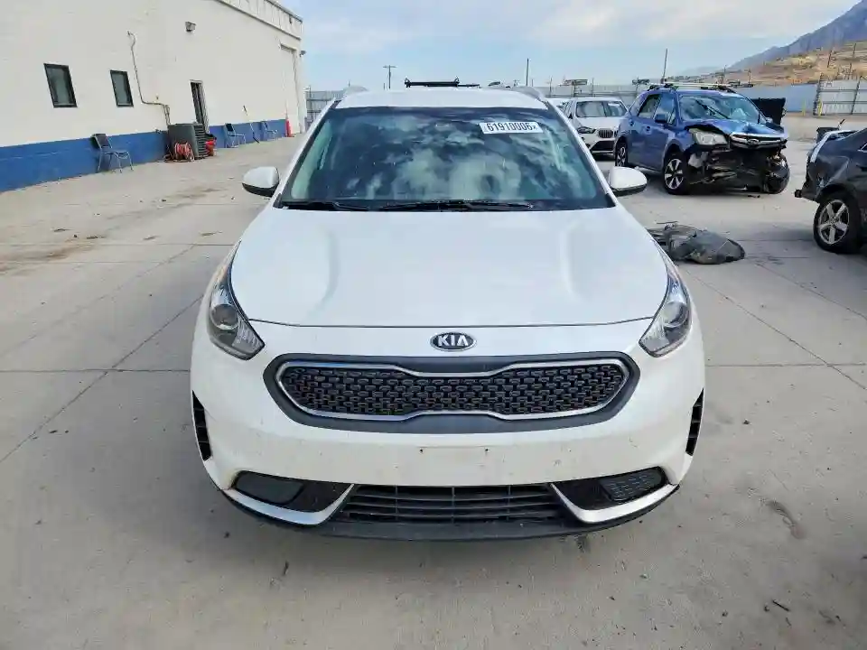 KNDCB3LC7K5252297 2019 KIA NIRO-4