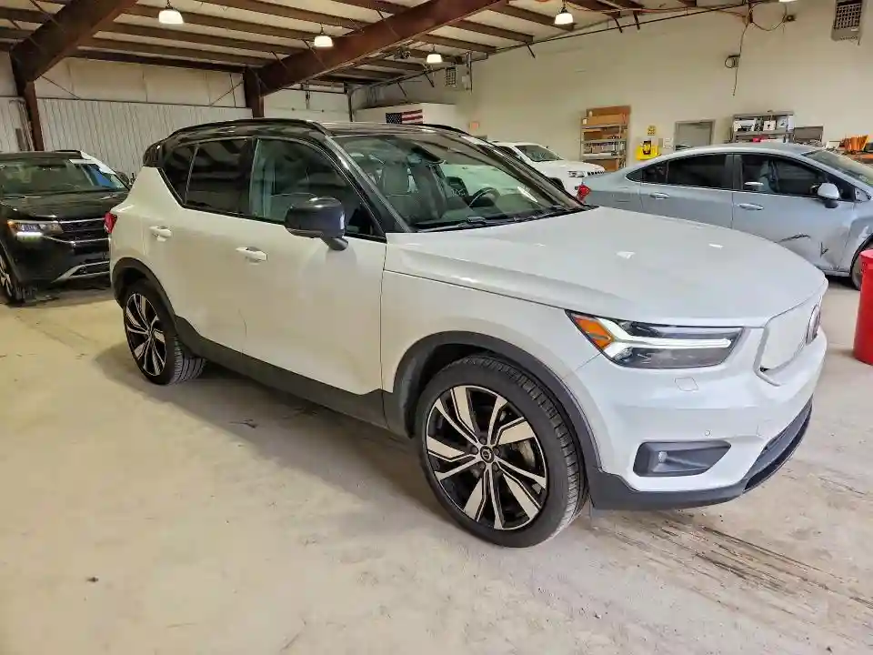 YV4ED3UR1M2558905 2021 VOLVO XC40-3