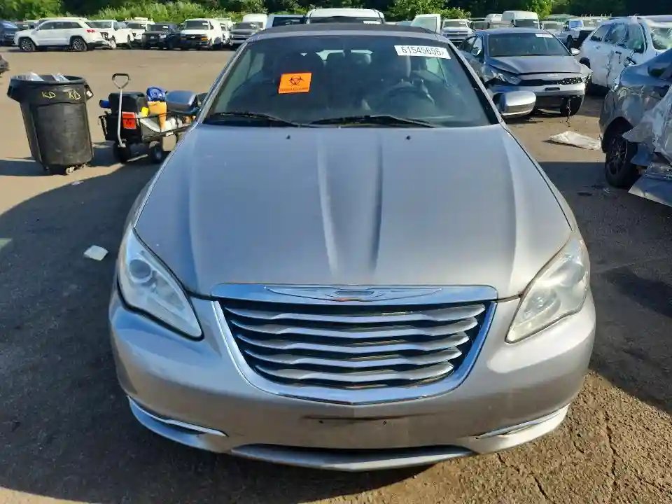 1C3BCBEB1DN747321 2013 CHRYSLER 200-4
