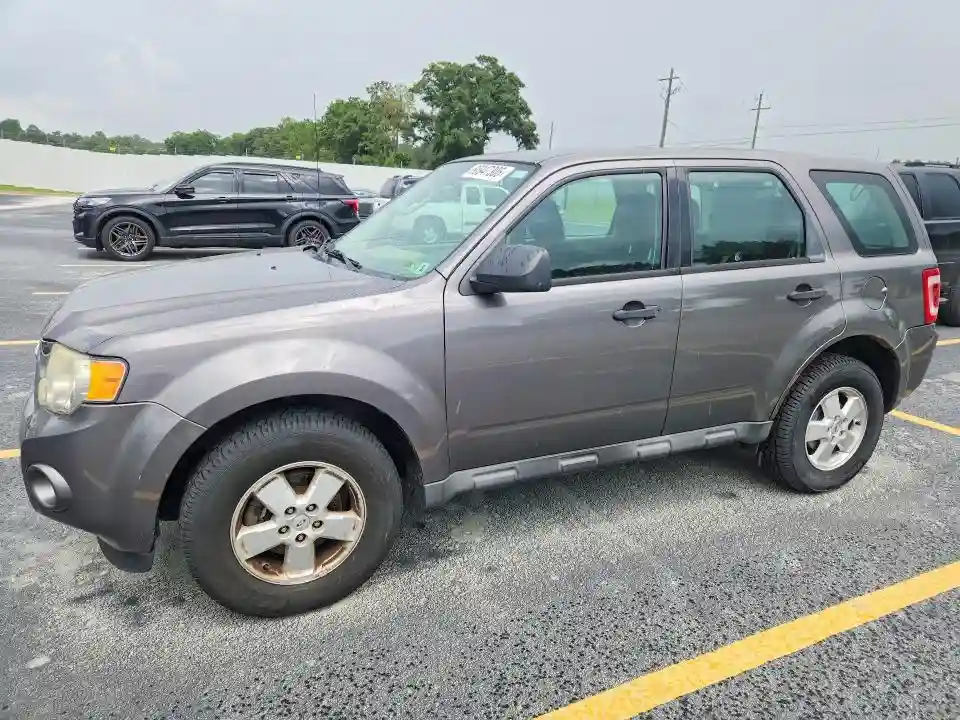 1FMCU9C7XBKA32035 2011 FORD ESCAPE-0