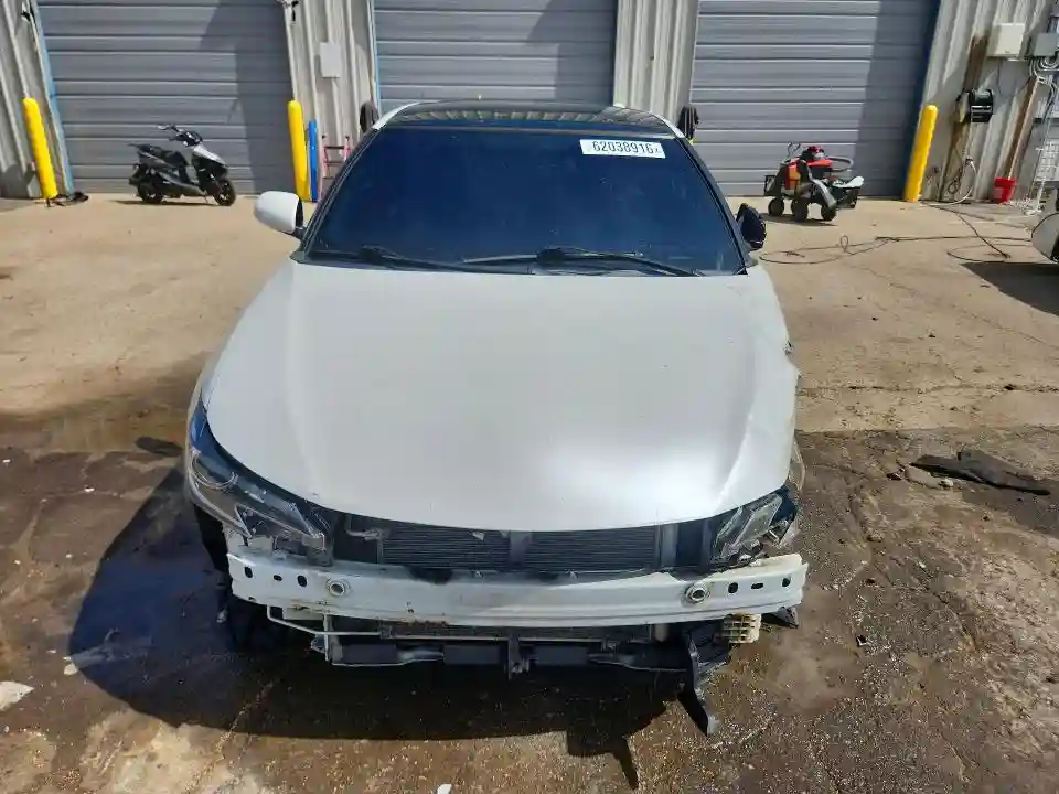 JTKJF5C74GJ020631 2016 SCION TC-4
