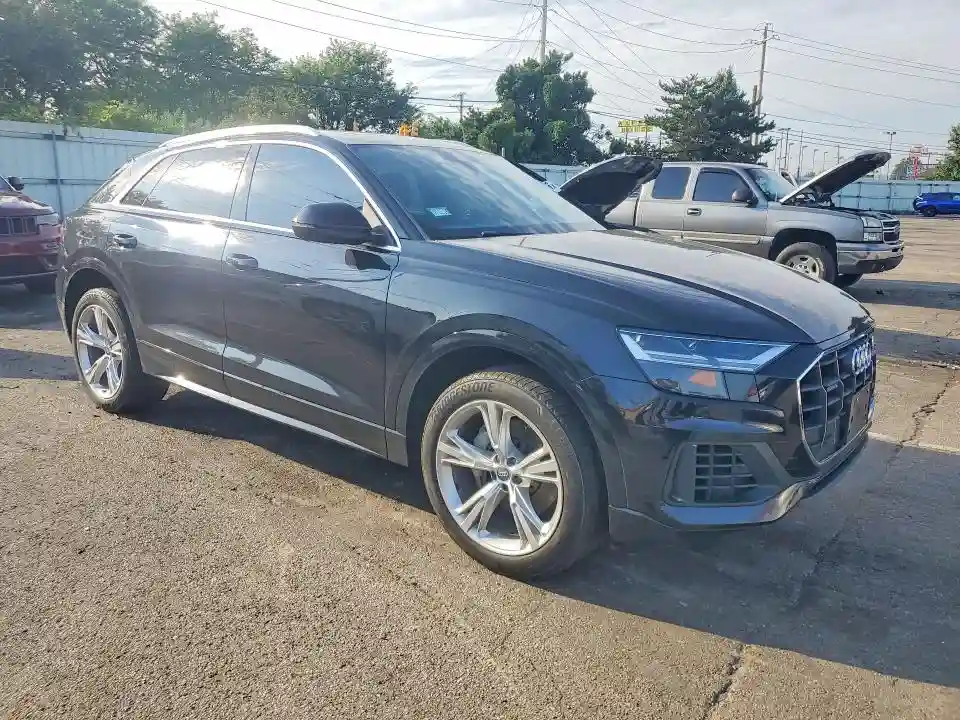 WA1AVAF13KD011544 2019 AUDI Q8-3