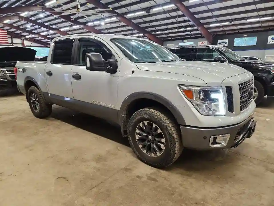 1N6AA1E55JN527271 2018 NISSAN TITAN-3