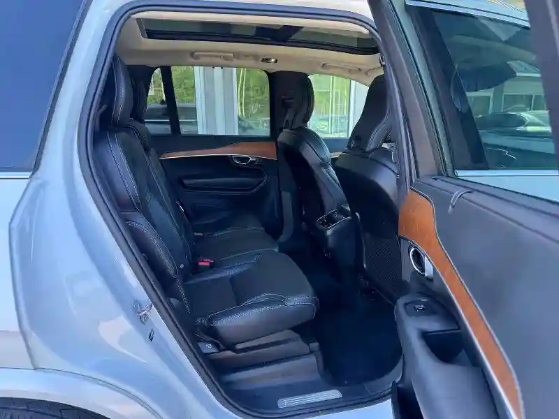 YV4A22PL6K1487077 2019 VOLVO XC90-5