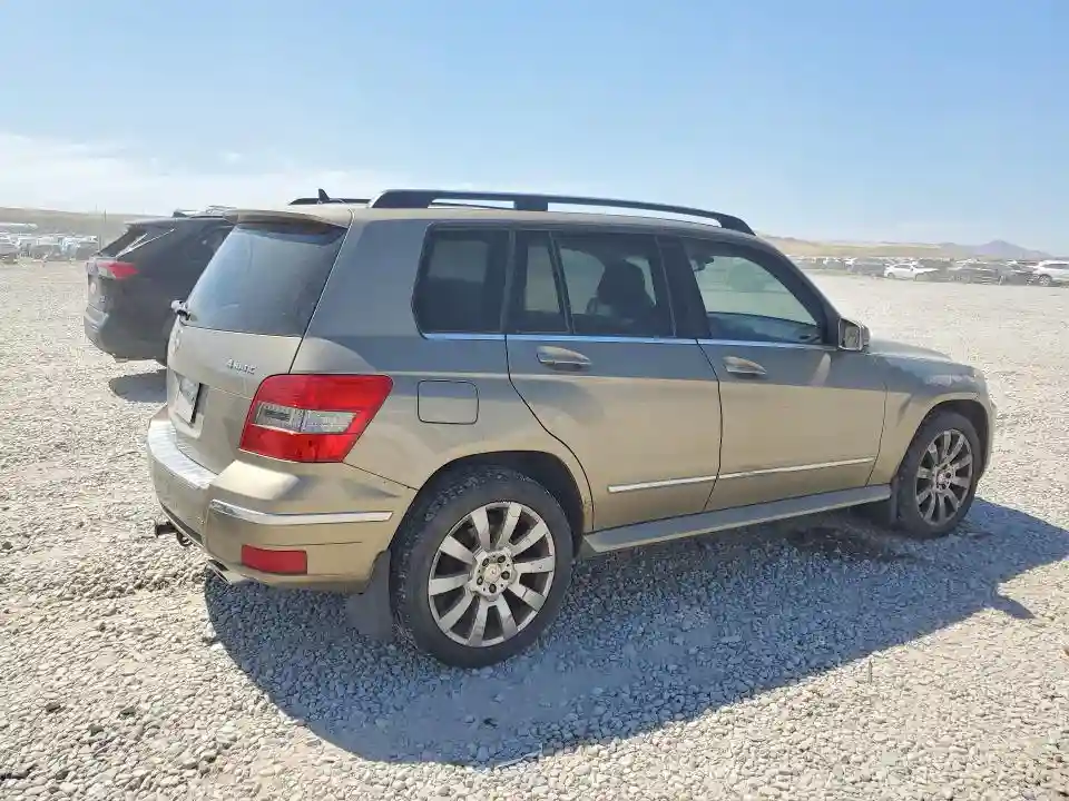 WDCGG8HB2AF416087 2010 MERCEDES-BENZ GLK-CLASS-2