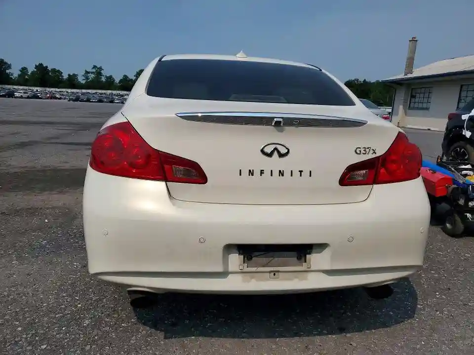JN1CV6AR9BM351261 2011 INFINITI G37-5