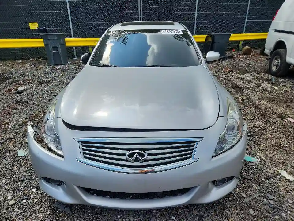 JN1CV6AR6FM523509 2015 INFINITI Q40-4