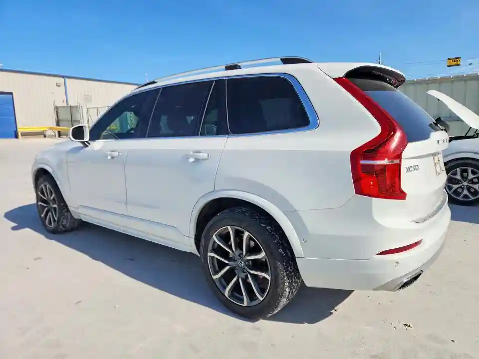 YV4A22PK3J1372510 2018 VOLVO XC90-1