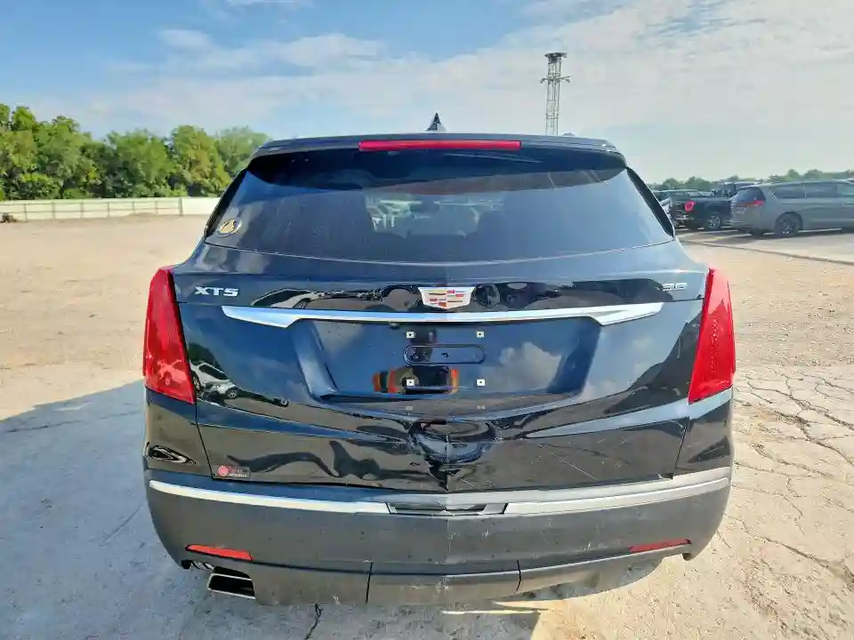 1GYKNDRS5HZ124286 2017 CADILLAC XT5-5