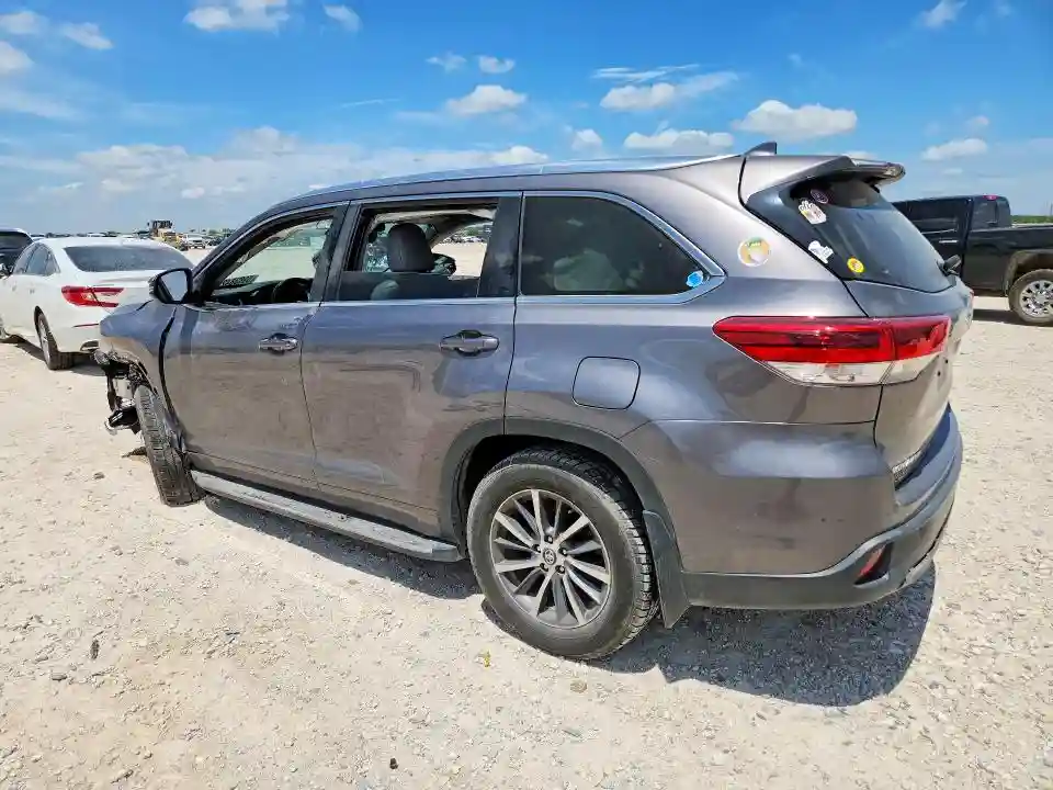 5TDKZRFHXJS549736 2018 TOYOTA HIGHLANDER-1