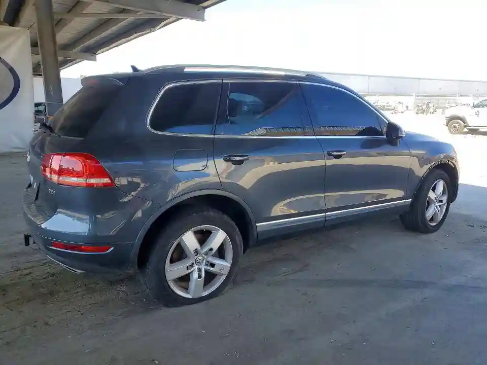 WVGEK9BP9CD007231 2012 VOLKSWAGEN TOUAREG-2