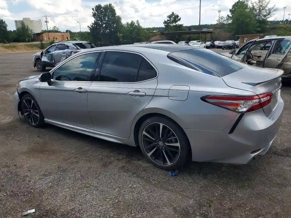 4T1B61HK2JU136400 2018 TOYOTA CAMRY-1