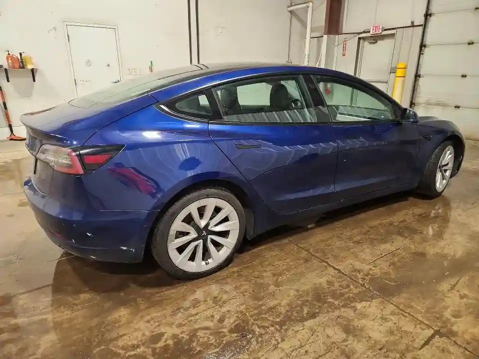 5YJ3E1EA4NF368938 2022 TESLA MODEL 3-2