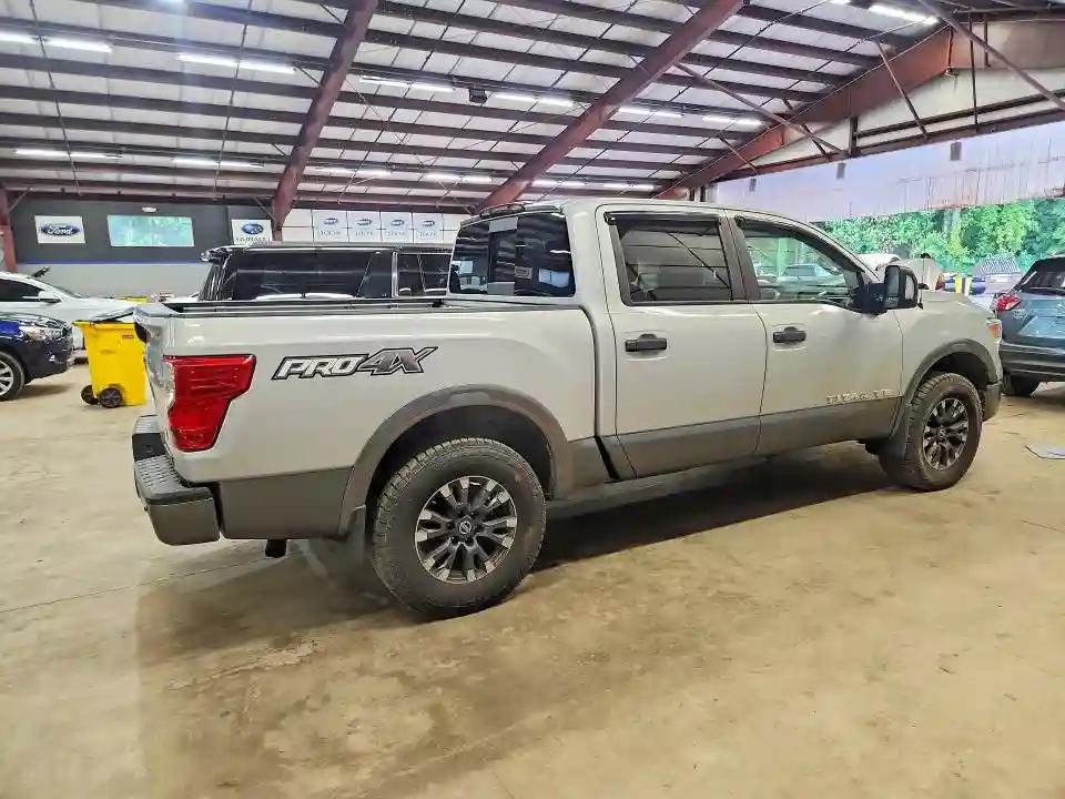 1N6AA1E55JN527271 2018 NISSAN TITAN-2
